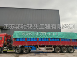 江蘇鹽城再發一車浮筒