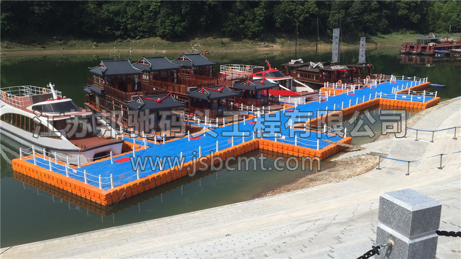 江蘇邦馳碼頭工程有限公司浮筒客戶案例-湖南碼頭雙層畫舫