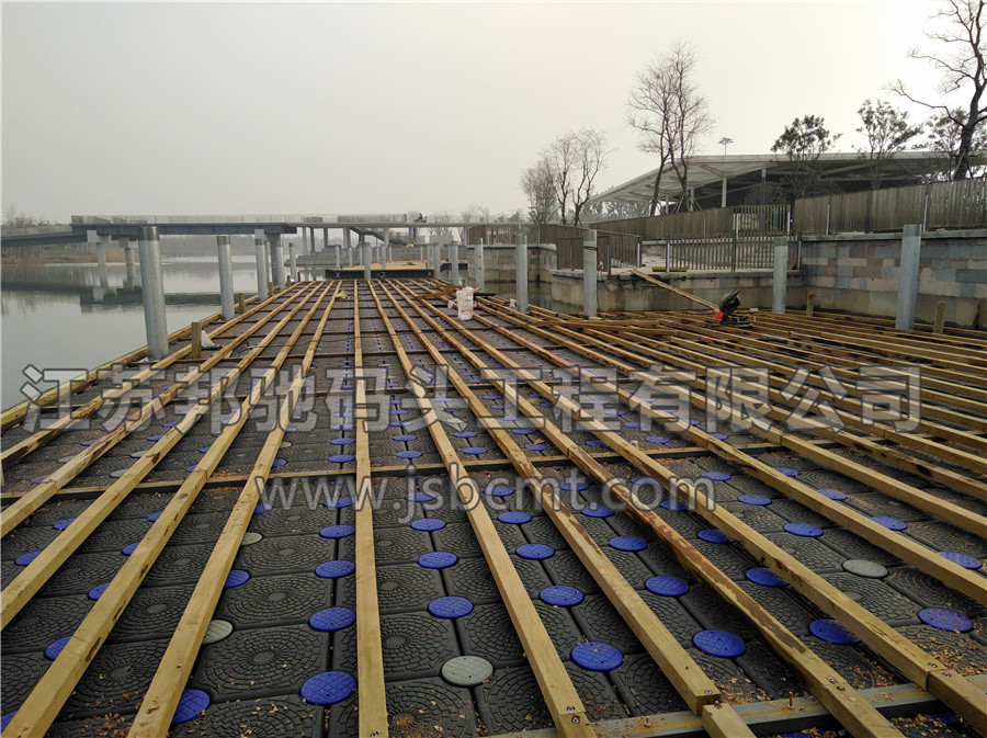 江蘇邦馳碼頭工程有限公司浮筒客戶案例-蘇州天鵝湖浮筒平臺2