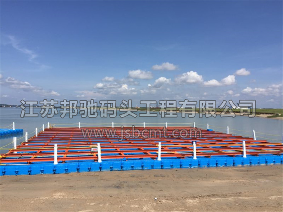 江蘇邦馳碼頭工程有限公司浮筒客戶案例-新加坡抽沙平臺2