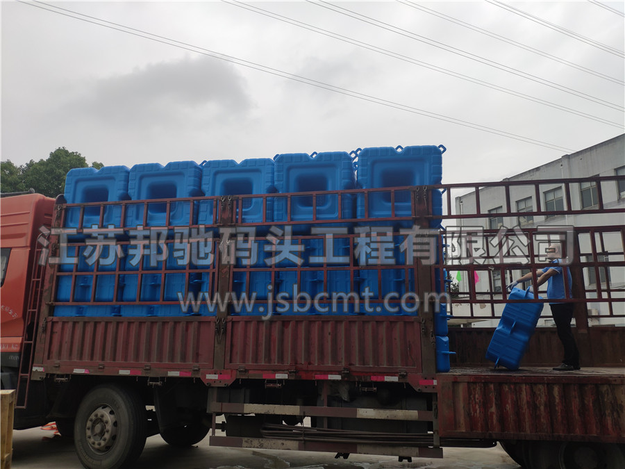 河南洛陽加強型大浮筒發貨-江蘇邦馳碼頭工程有限公司2