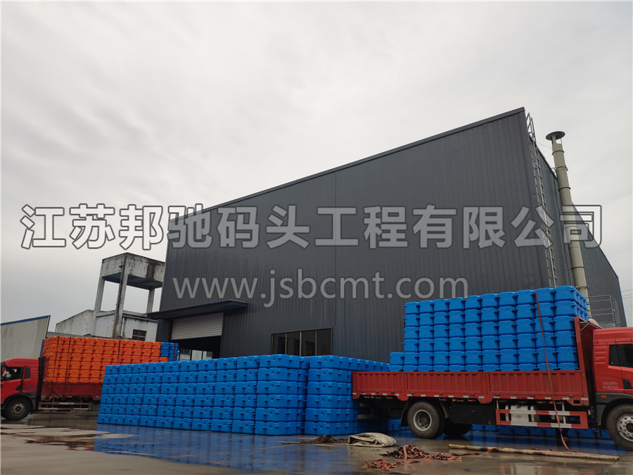 無錫蠡湖某體育發展有限公司浮筒發貨-江蘇邦馳碼頭工程有限公司4