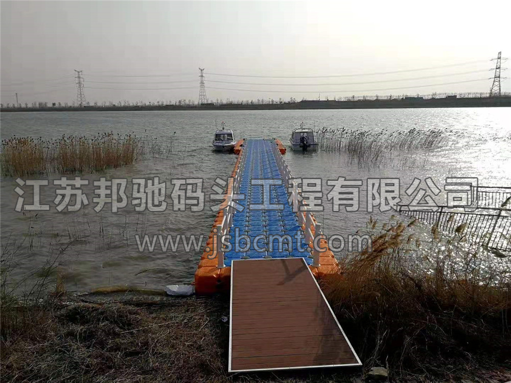 江蘇邦馳碼頭工程有限公司客戶案例-連云港巡邏艇水上碼頭3
