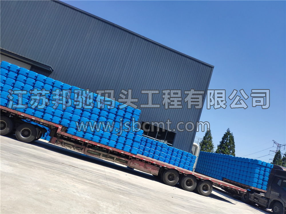 安徽亳州4車大浮筒發貨-江蘇邦馳碼頭工程有限公司9