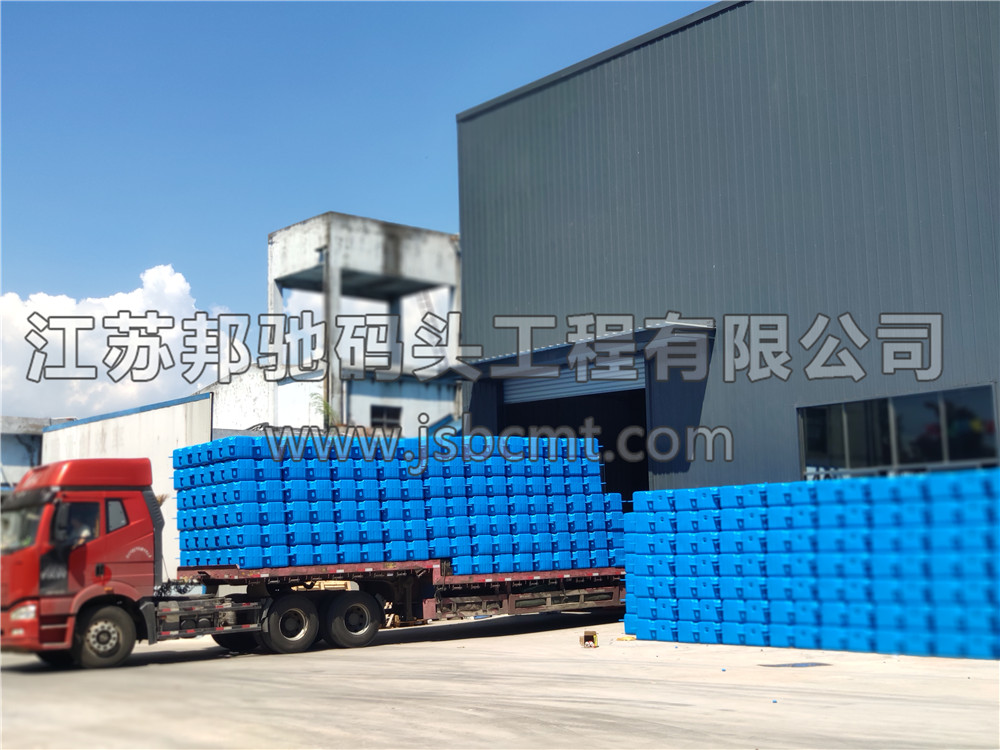 安徽亳州4車大浮筒發貨-江蘇邦馳碼頭工程有限公司15
