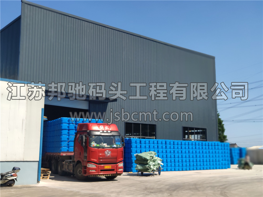 安徽亳州4車大浮筒發貨-江蘇邦馳碼頭工程有限公司18