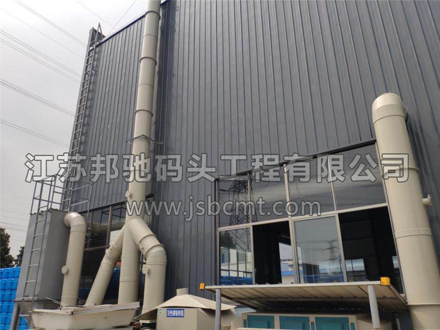 塑料廢氣處理系統安裝圖-邦馳浮筒廠家2